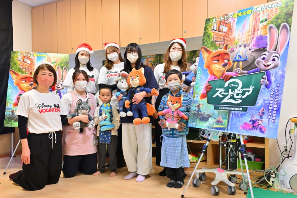 病院プレイルームでのズートピア2上映シーン