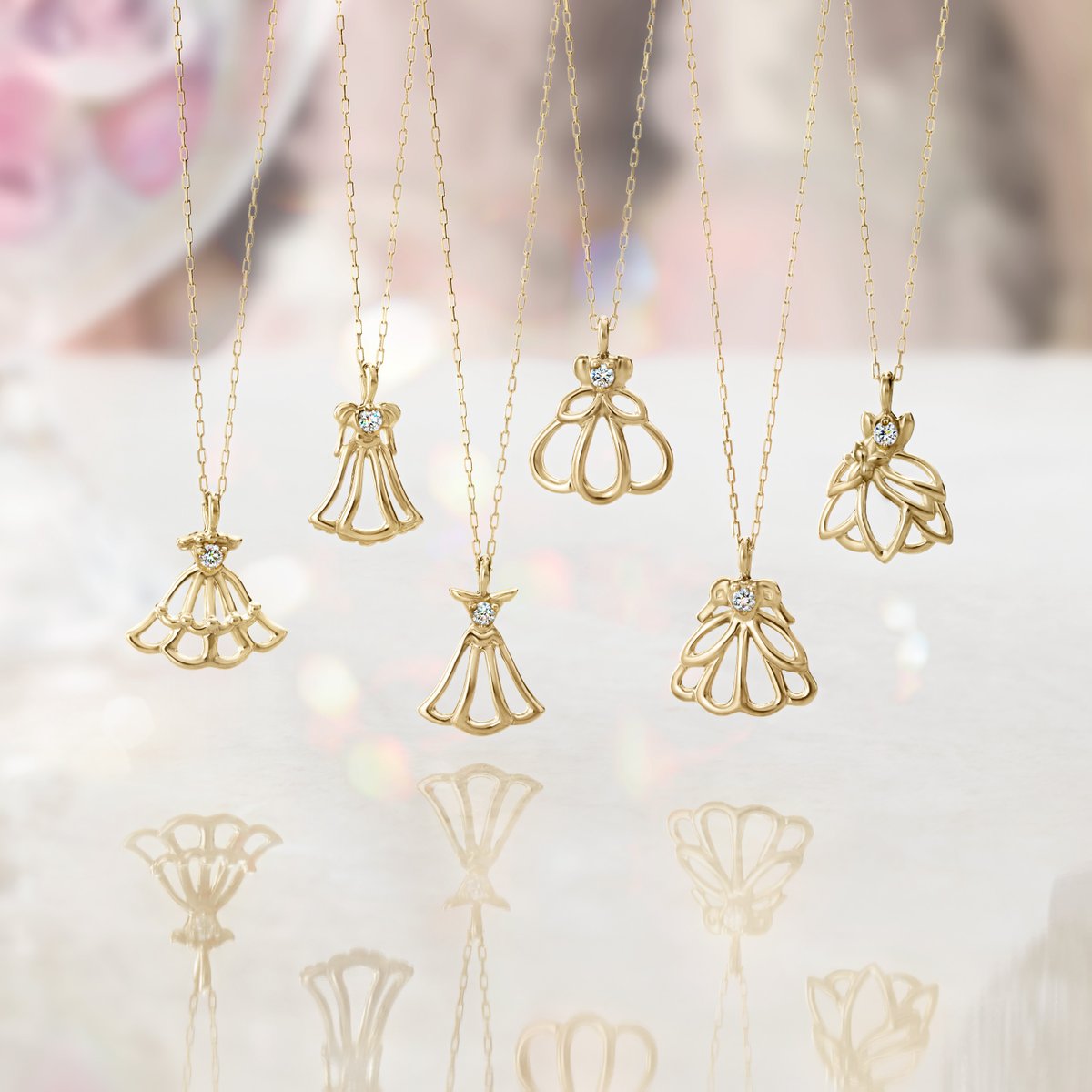 ディズニープリンセスのドレスをイメージしたネックレスの商品画像