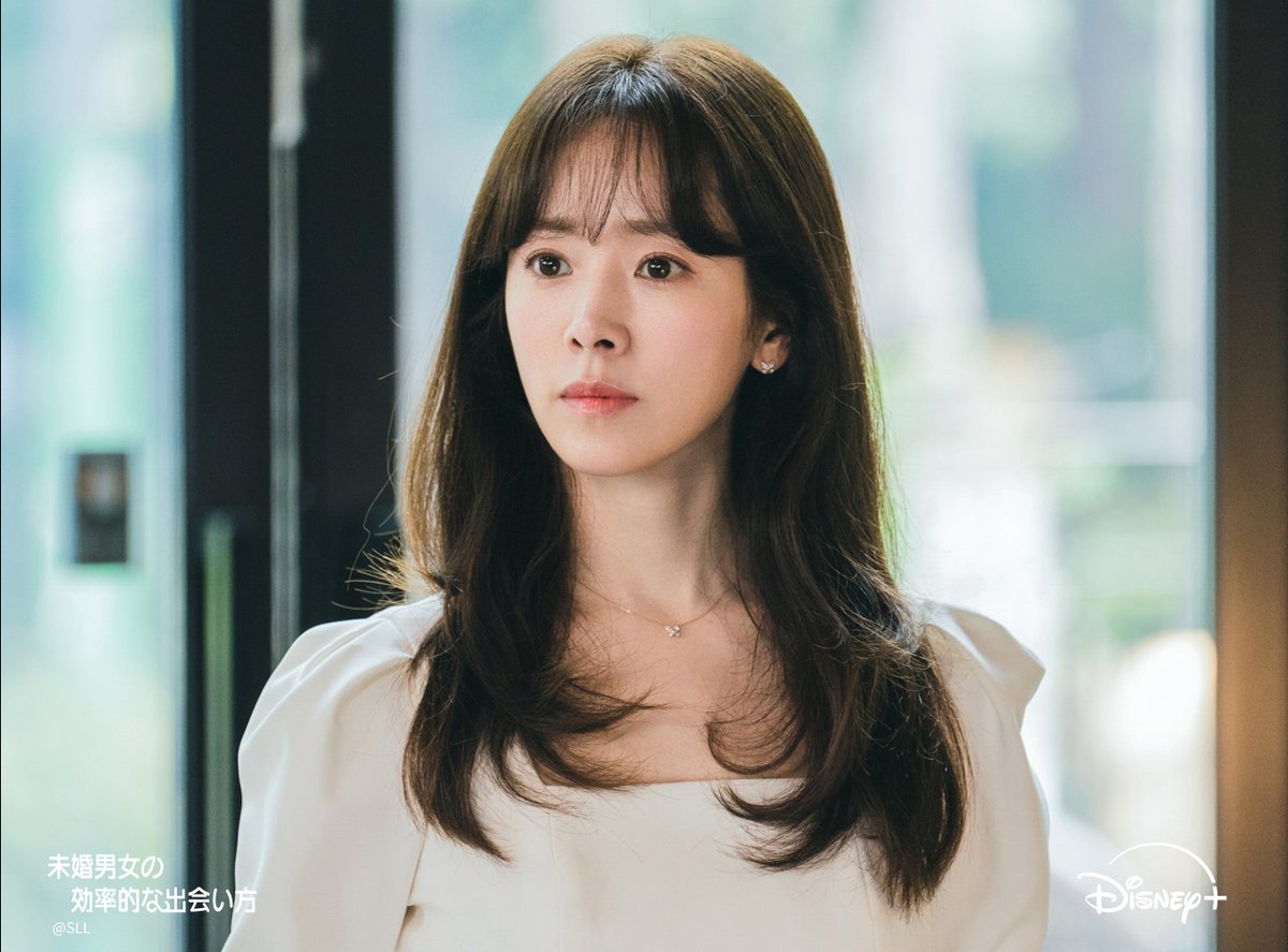 『未婚男女の効率的な出会い方』のキャストが出演するラブコメディのビジュアル