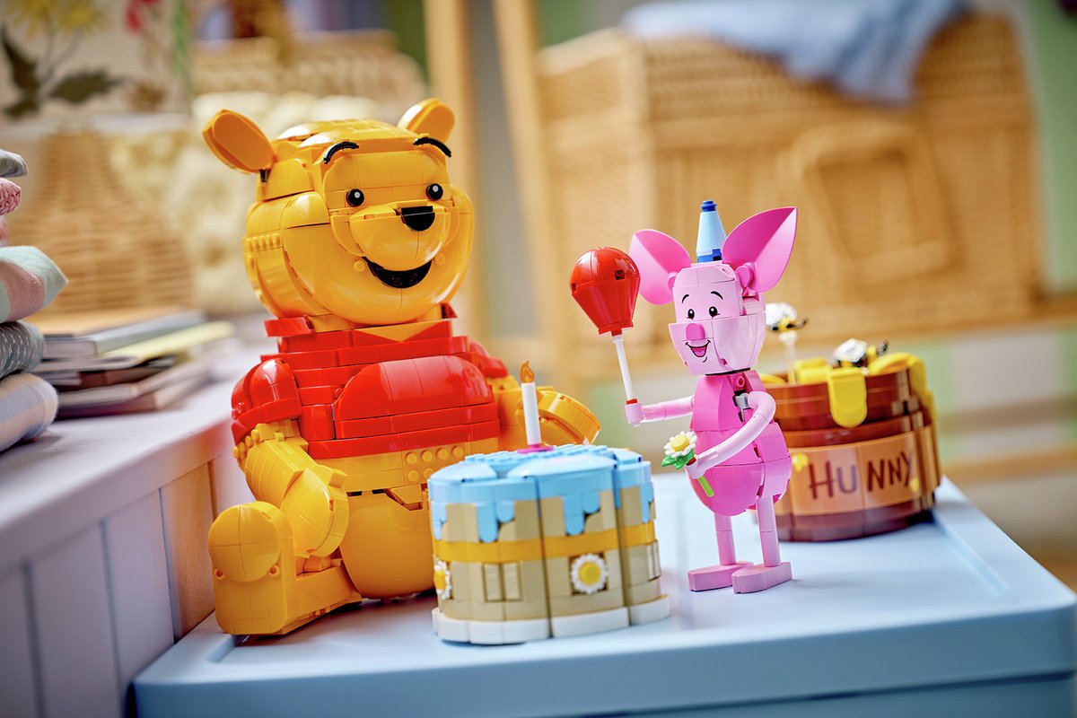 くまのプーさん原作100周年記念レゴ、ピグレットとおいわいしよう