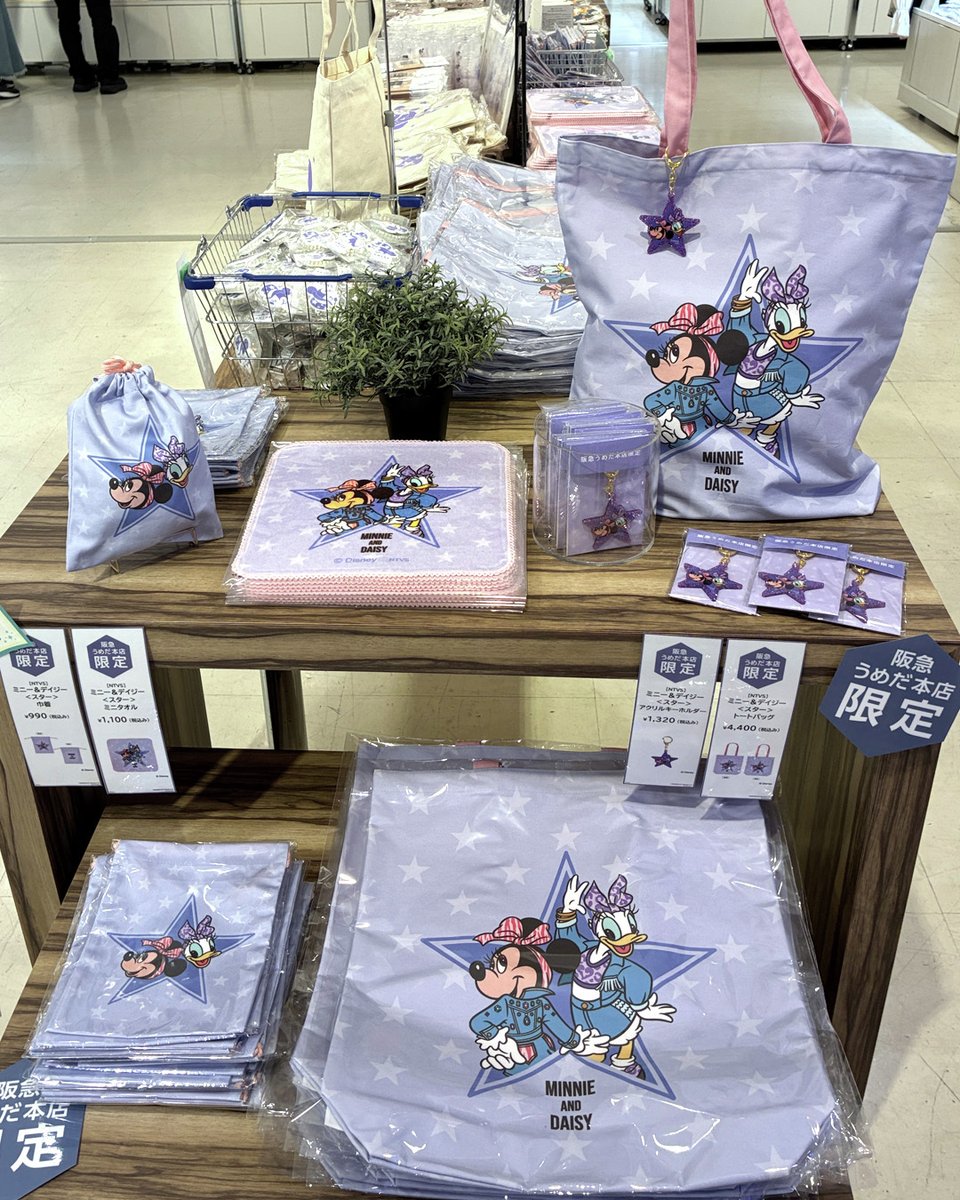 阪急うめだ本店DisneyTHEMARKETのスター themed 商品